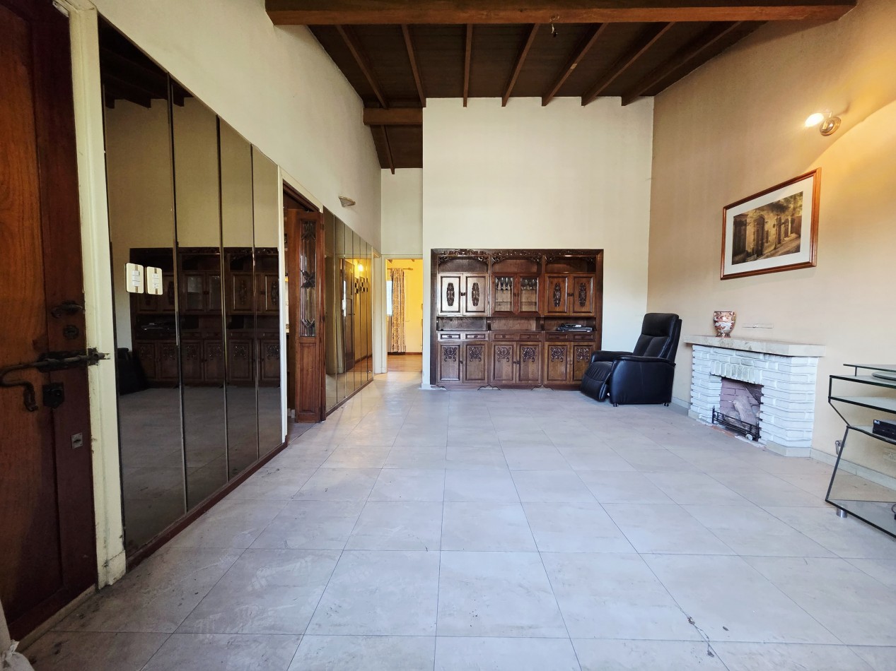 VENTA CASA 5 AMBIENTES CIUDAD EVITA