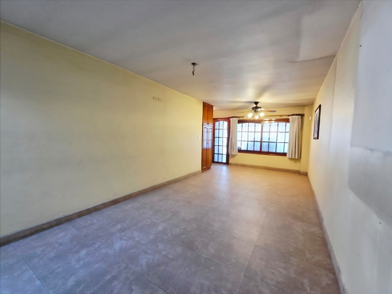 VENTA CASA 5 AMBIENTES CIUDAD EVITA