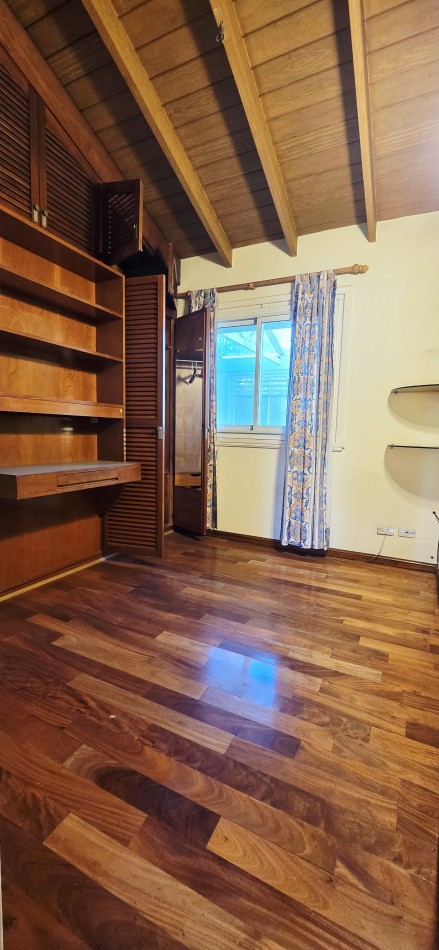 VENTA CASA 5 AMBIENTES CIUDAD EVITA