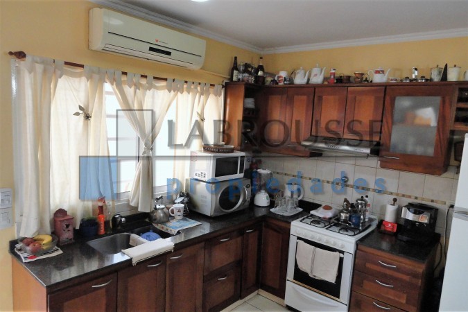 TRIPLEX EN VENTA CIRC 3 CALLE GUAYANAS NUEVO VALOR 