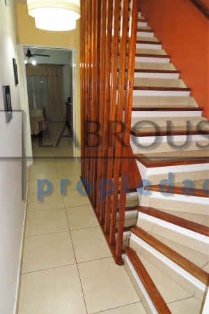 TRIPLEX EN VENTA CIRC 3 CALLE GUAYANAS NUEVO VALOR 