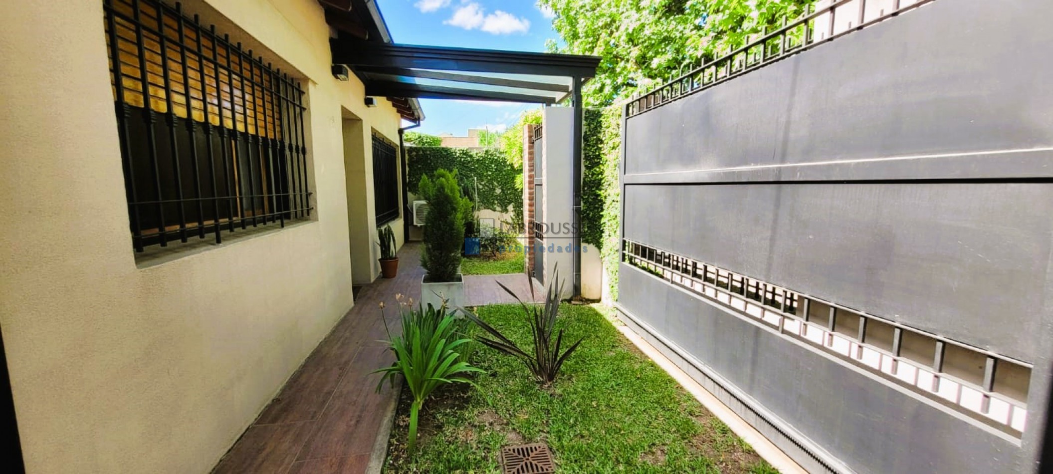 VENTA  CASA CIUDAD EVITA 