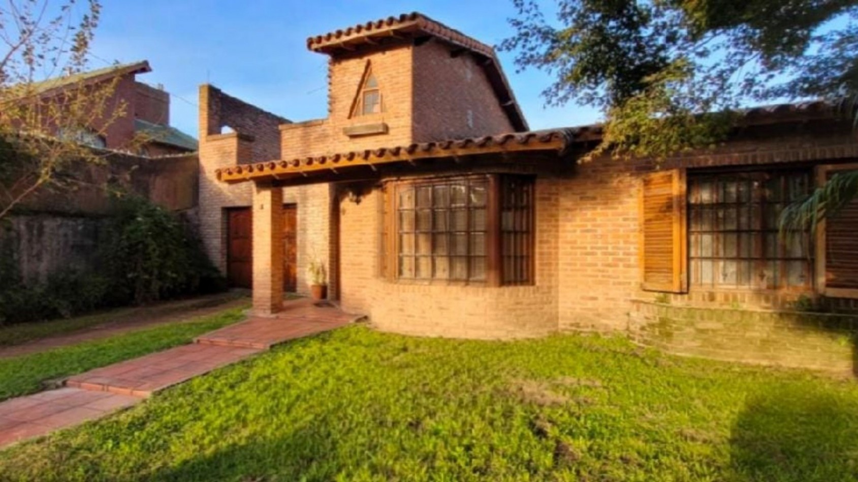 Venta casa 4 ambientes Ciudad evita 