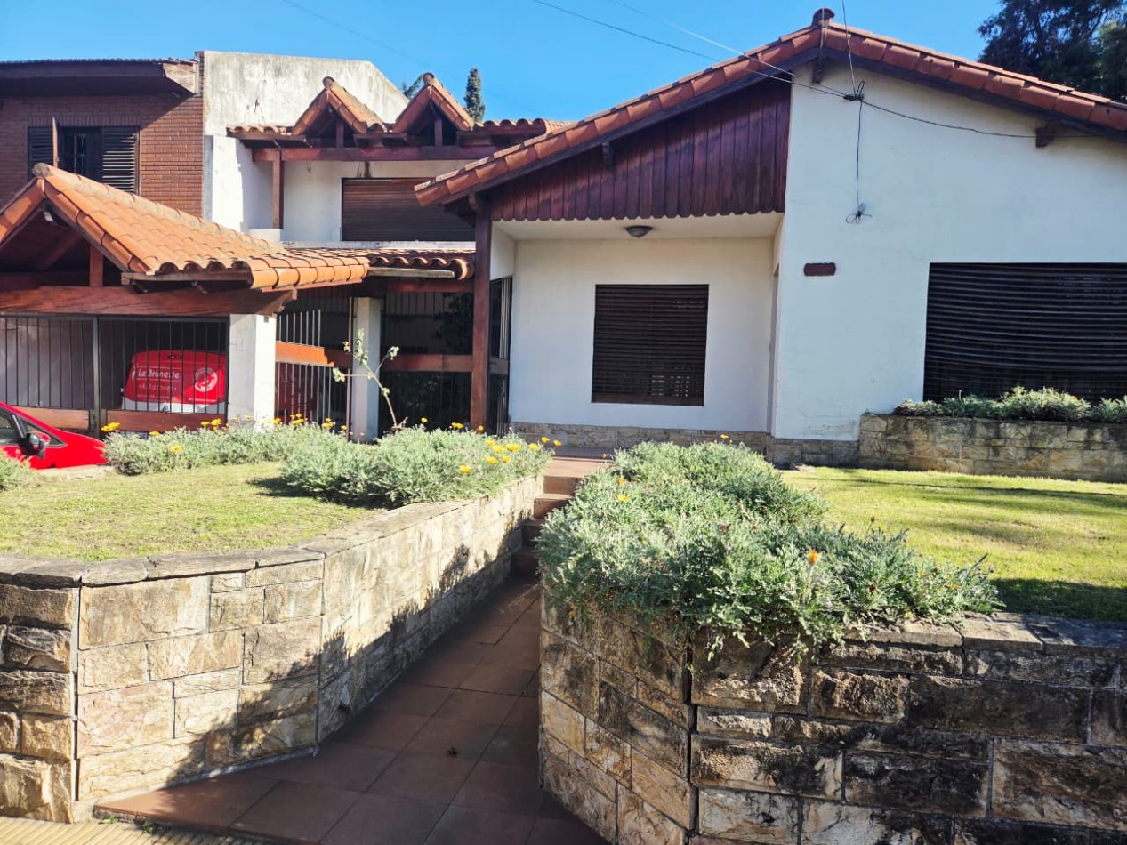 VENTA CHALET INDIVIDUAL 5 AMBIENTES CIUDAD EVITA